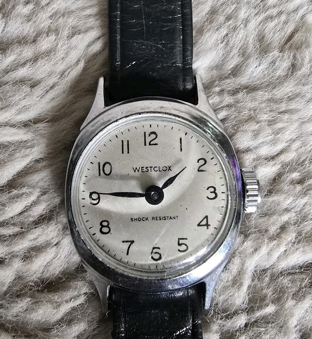Ladies Vintage Westclox 17 Jewel Manual Wind Watch Leather Band Tested & Working